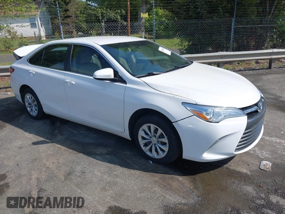 2015 Toyota Camry XLE z VIN 4T1BF1FK9FU874141, wystawiony jako IAAI lot #42025319 z przebiegiem 180 879 mil mil oraz . Historia ofert i sprzedaży dostępna na DreamBid. Obrazek 1.