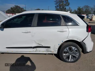2022 Kia Niro EV S with VIN KNDCC3LG1N5160736, listed as a IAAI auction lot 41862260 with 46,812 mi miles. Bid and sale history available at carsss.com. Image 6.