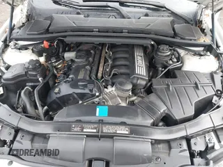 2008 BMW 3 Series 328xi with VIN WBAVC73518KP39338, listed as a IAAI auction lot 41474955 with 132,484 mi miles. Bid and sale history available at carsss.com. Image 10.