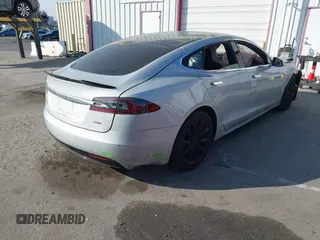 2016 Tesla Model S 90D с VIN 5YJSA1E23GF144496, выставлен на аукционе IAAI как лот 41372621 с пробегом 34 832 миль миль и . История ставок и продаж доступна на DreamBid. Изображение 4.