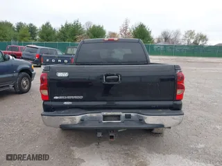 2007 Chevrolet Silverado 1500 Classic LS with VIN 2GCEC13V471146555, listed as a IAAI auction lot 40934617 with 146,144 mi miles. Bid and sale history available at carsss.com. Image 16.