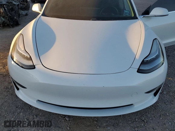 2019 Tesla Model 3 Mid Range z VIN 5YJ3E1EA1KF434552, wystawiony jako Copart lot #48161785 z przebiegiem 57 558 mil mil oraz Tytuł czysty. Historia ofert i sprzedaży dostępna na DreamBid. Obrazek 12.