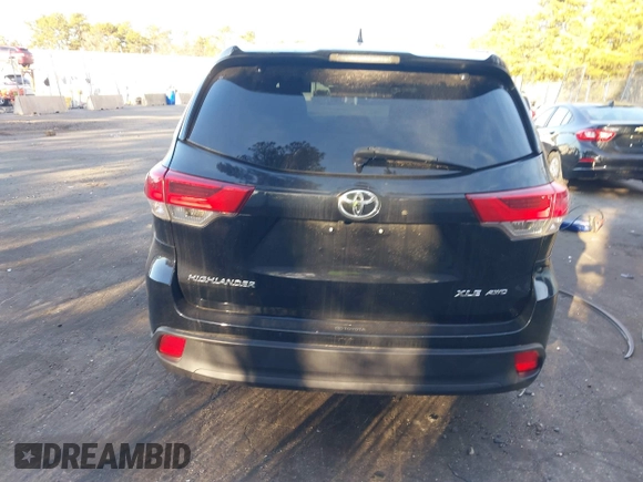 2019 Toyota Highlander SE z VIN 5TDJZRFH9KS598021, wystawiony jako IAAI lot #41764561 z przebiegiem 73 835 mil mil oraz . Historia ofert i sprzedaży dostępna na DreamBid. Obrazek 16.