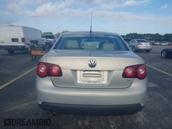 2010 Volkswagen Jetta Limited Edition with VIN 3VWAX7AJXAM165193, listed as a IAAI auction lot 41962307 with 62,574 mi miles and . Bid and sale history available at DreamBid. Image 15.