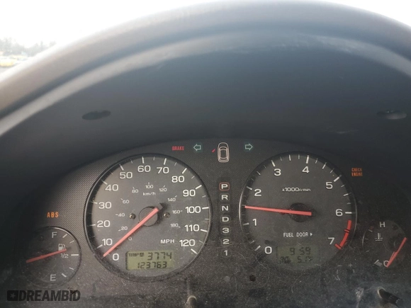 2001 Subaru Legacy Wagon Outback w/RB Equip with VIN 4S3BH665017645702, listed as a Copart auction lot 85477524 with 123,763 mi miles and Salvage Title. Bid and sale history available at carsss.com. Image 9.