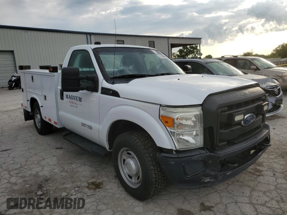 2011 Ford F-250 XL z VIN 1FDBF2A67BEC47393, wystawiony jako Copart lot #55200095 z przebiegiem 65 588 mil mil oraz Szkoda całkowita • Salvage title. Historia ofert i sprzedaży dostępna na DreamBid. Obrazek 4.