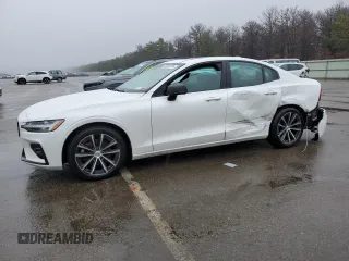 2021 Volvo S60 Momentum with VIN 7JR102TZXMG123085, listed as a Copart auction lot 45528274 with 52,624 mi miles. Bid and sale history available at carsss.com. Image 1.