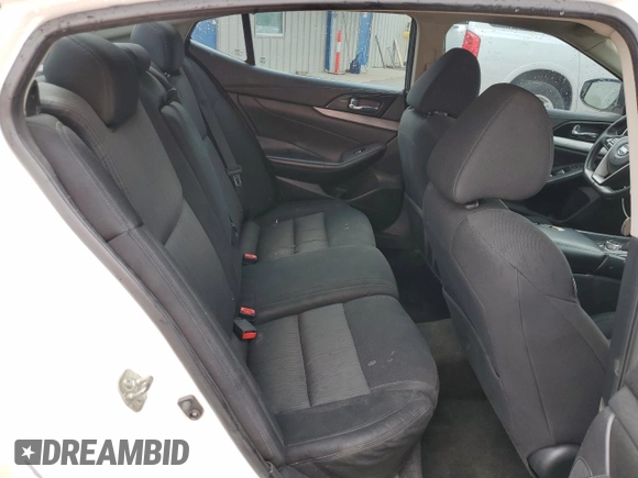 2017 Nissan Maxima SV with VIN 1N4AA6AP0HC389898, listed as a Copart auction lot 53462465 with 151,096 mi miles and Salvage Title. Bid and sale history available at carsss.com. Image 10.