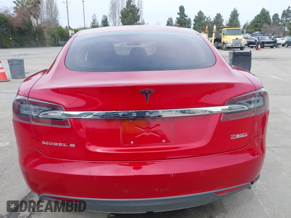 2015 Tesla Model S 85D with VIN 5YJSA1H42FF086599, listed as a IAAI auction lot 41832223 with 67,671 mi miles. Bid and sale history available at carsss.com. Image 16.