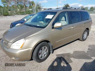 2008 Kia Sedona LX with VIN KNDMB233086261988, listed as a IAAI auction lot 41612389 with 170,947 mi miles. Bid and sale history available at carsss.com. Image 17.
