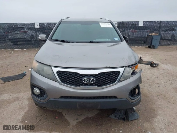 2011 Kia Sorento LX with VIN 5XYKT4A18BG116459, listed as a IAAI auction lot 41695140 with 175,583 mi miles. Bid and sale history available at carsss.com. Image 12.