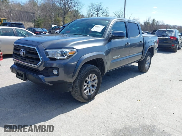 2017 Toyota Tacoma SR5 with VIN 3TMCZ5AN8HM104867, listed as a IAAI auction lot 41931133 with 76,051 mi miles. Bid and sale history available at carsss.com. Image 17.