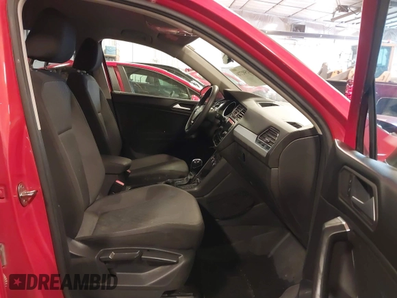 2019 Volkswagen Tiguan S z VIN 3VV0B7AX3KM075498, wystawiony jako IAAI lot #41501778 z przebiegiem 143 262 mil mil oraz . Historia ofert i sprzedaży dostępna na DreamBid. Obrazek 5.
