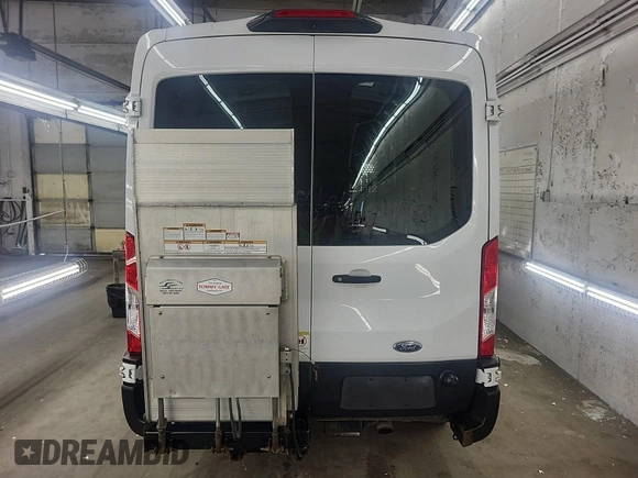 2019 Ford Transit z VIN 1FTYR2CG7KKA96911, wystawiony jako IAAI lot #42566551 z przebiegiem 207 807 mil mil oraz . Historia ofert i sprzedaży dostępna na DreamBid. Obrazek 44.