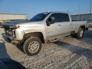 2020 Chevrolet Silverado 3500HD High Country with VIN 1GC4YVEYXLF156957, listed as a Copart auction lot 71217424 with 114,026 mi miles and Salvage Title. Bid and sale history available at carsss.com. Image 1.