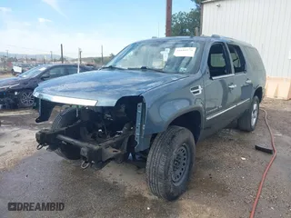 2008 Cadillac Escalade ESV with VIN 1GYFK668X8R217223, listed as a IAAI auction lot 41684575 with 1 mi miles. Bid and sale history available at carsss.com. Image 17.