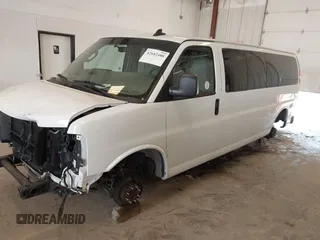 2017 Chevrolet Express Passenger LT с VIN 1GAZGPFG7H1336632, выставлен на аукционе IAAI как лот 42682488 с пробегом 91 639 миль миль и . История ставок и продаж доступна на DreamBid. Изображение 17.