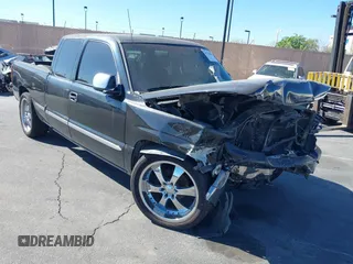 2001 GMC New Sierra 1500 SLE with VIN 1GTEC19V31Z186647, listed as a IAAI auction lot 41758642 with Not Provided miles. Bid and sale history available at carsss.com. Image 1.