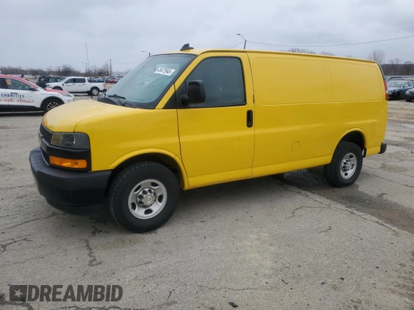 2021 Chevrolet Express Cargo z VIN 1GCWGAFP5M1167745, wystawiony jako Copart lot #45472945 z przebiegiem 196 473 mil mil oraz Czysty tytuł • Clean title. Historia ofert i sprzedaży dostępna na DreamBid. Obrazek 1.