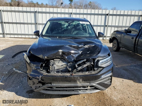 2022 Volkswagen Tiguan SE with VIN 3VV3B7AX7NM098736, listed as a Copart auction lot 48174695 with 40,561 mi miles and Salvage Title. Bid and sale history available at carsss.com. Image 5.