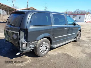 2016 Chrysler Town & Country Limited Platinum with VIN 2C4RC1GG8GR215892, listed as a IAAI auction lot 41779400 with 156,678 mi miles. Bid and sale history available at carsss.com. Image 4.