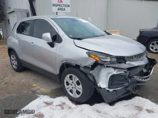 2019 Chevrolet Trax LS with VIN 3GNCJKSB0KL124691, listed as a IAAI auction lot 41761862 with 29,511 mi miles. Bid and sale history available at carsss.com. Image 1.