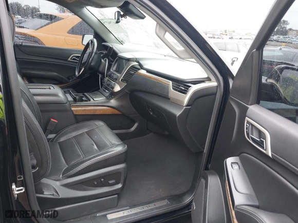 2020 GMC Yukon XL Denali with VIN 1GKS1HKJ8LR181119, listed as a IAAI auction lot 41794775 with 206,337 mi miles. Bid and sale history available at carsss.com. Image 5.