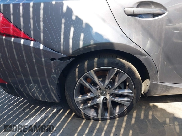 2020 Lexus IS 300 z VIN JTHDA1D24L5107168, wystawiony jako IAAI lot #41101439 z przebiegiem 76 240 mil mil oraz . Historia ofert i sprzedaży dostępna na DreamBid. Obrazek 22.