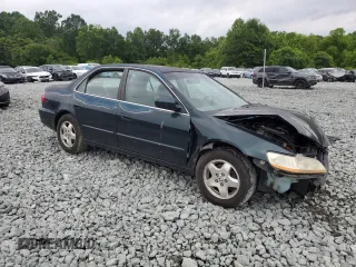 2000 Honda Accord EX z VIN 1HGCG1659YA073599, wystawiony jako Copart lot #58899565 z przebiegiem 389 828 mil mil oraz Szkoda całkowita • Salvage title. Historia ofert i sprzedaży dostępna na DreamBid. Obrazek 4.