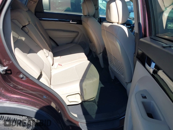 2015 Kia Sorento LX with VIN 5XYKTCA6XFG592482, listed as a IAAI auction lot 41995626 with 154,865 mi miles. Bid and sale history available at carsss.com. Image 8.