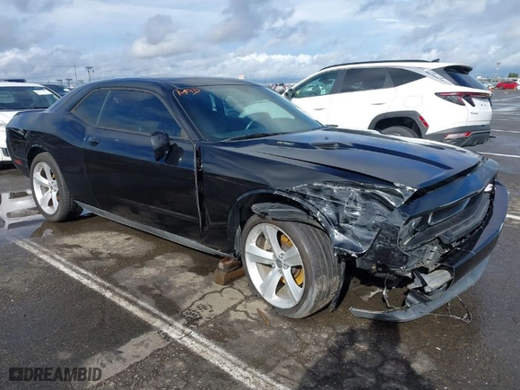 2013 Dodge Challenger R/T with VIN 2C3CDYBT8DH557140, listed as a IAAI auction lot 41579965 with 120,804 mi miles. Bid and sale history available at carsss.com. Image 1.