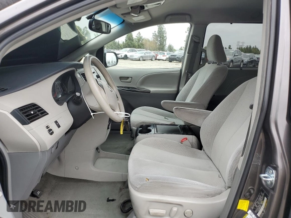 2012 Toyota Sienna LE AAS с VIN 5TDKK3DC8CS241590, выставлен на аукционе Copart как лот 53308815 с пробегом 141 292 миль миль и Списание • Salvage title. История ставок и продаж доступна на DreamBid. Изображение 7.