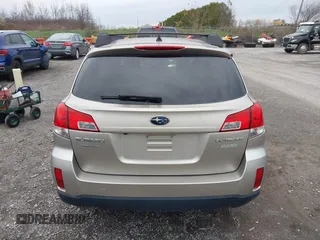 2014 Subaru Outback Limited with VIN 4S4BRBLC9E3212803, listed as a IAAI auction lot 40768635 with 173,447 mi miles and . Bid and sale history available at DreamBid. Image 16.