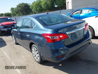 2017 Nissan Sentra S z VIN 3N1AB7AP3HY240179, wystawiony jako IAAI lot #42391806 z przebiegiem 91 939 mil mil oraz . Historia ofert i sprzedaży dostępna na DreamBid. Obrazek 3.