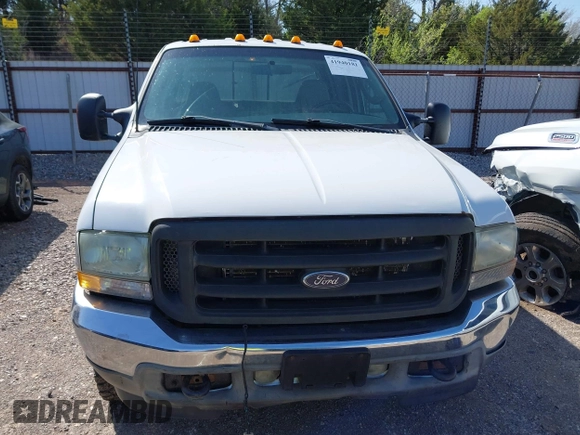 2003 Ford F-350 XL z VIN 1FTSW31P43EC84132, wystawiony jako IAAI lot #41940181 z przebiegiem 317 688 mil mil oraz . Historia ofert i sprzedaży dostępna na DreamBid. Obrazek 12.