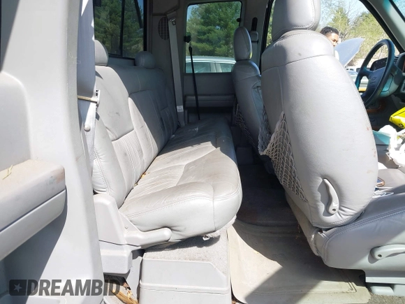 1997 Chevrolet Silverado 1500 with VIN 2GCEK19R3V1159386, listed as a IAAI auction lot 42159684 with 98,577 mi miles and . Bid and sale history available at DreamBid. Image 8.