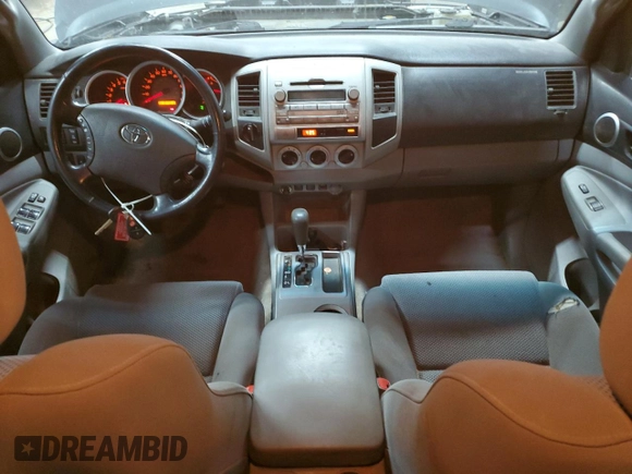 2009 Toyota Tacoma z VIN 3TMLU42NX9M035236, wystawiony jako Copart lot #60142975 z przebiegiem 245 612 mil mil oraz Czysty tytuł • Clean title. Historia ofert i sprzedaży dostępna na DreamBid. Obrazek 8.