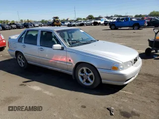 2000 Volvo S70 z VIN YV1LS61J4Y2630471, wystawiony jako Copart lot #72342454 z przebiegiem 167 733 mil mil oraz Nie do naprawy. Historia ofert i sprzedaży dostępna na DreamBid. Obrazek 4.
