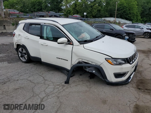 2020 Jeep Compass Limited with VIN 3C4NJDCBXLT221328, listed as a Copart auction lot 61133605 with 70,338 mi miles and Salvage title. Bid and sale history available at DreamBid. Image 4.