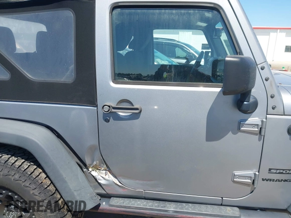 2015 Jeep Wrangler Sport with VIN 1C4AJWAG3FL696988, listed as a IAAI auction lot 41999036 with 79,064 mi miles. Bid and sale history available at carsss.com. Image 13.