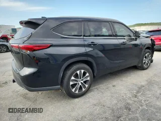 2022 Toyota Highlander XLE z VIN 5TDGZRAH8NS548443, wystawiony jako Copart lot #56631635 z przebiegiem 56 205 mil mil oraz Szkoda całkowita • Salvage title. Historia ofert i sprzedaży dostępna na DreamBid. Obrazek 3.