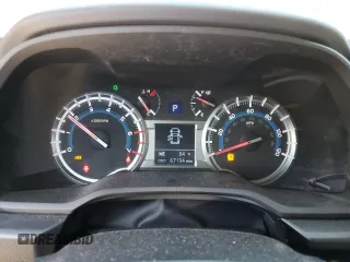 2019 Toyota 4Runner SR5 z VIN JTEBU5JR3K5700930, wystawiony jako Copart lot #61685775 z przebiegiem 67 194 mil mil oraz Szkoda całkowita • Salvage title. Historia ofert i sprzedaży dostępna na DreamBid. Obrazek 9.