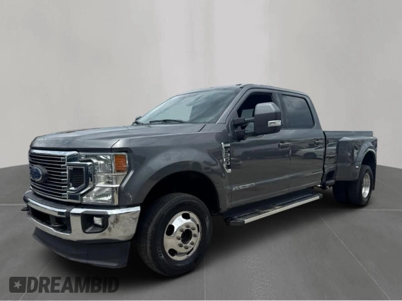 2022 Ford F-350 XL with VIN 1FT8W3DT8NEG01027, listed as a Copart auction lot 59551375 with 239,411 mi miles and Clean title. Bid and sale history available at DreamBid. Image 2.