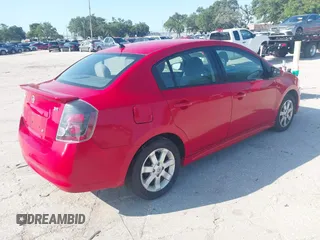 2012 Nissan Sentra S z VIN 3N1AB6AP8CL705426, wystawiony jako IAAI lot #42598817 z przebiegiem 139 781 mil mil oraz . Historia ofert i sprzedaży dostępna na DreamBid. Obrazek 4.