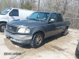 2003 Ford F-150 XLT with VIN 1FTRW076X3KA76379, listed as a IAAI auction lot 41821131 with 221,081 mi miles. Bid and sale history available at carsss.com. Image 2.