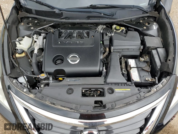 2013 Nissan Altima SV z VIN 1N4BL3AP8DN574762, wystawiony jako Copart lot #57657585 z przebiegiem 135 045 mil mil oraz Szkoda całkowita • Salvage title. Historia ofert i sprzedaży dostępna na DreamBid. Obrazek 11.