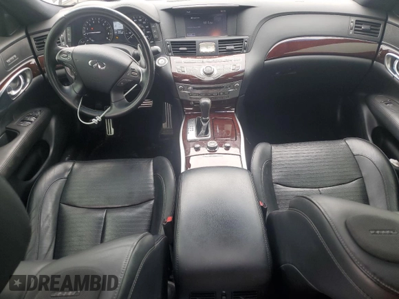 2016 Infiniti Q70 z VIN JN1BY1AP2GM220684, wystawiony jako Copart lot #55493695 z przebiegiem 96 001 mil mil oraz Szkody całkowita. Historia ofert i sprzedaży dostępna na DreamBid. Obrazek 8.