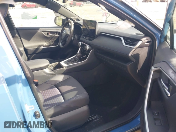 2024 Toyota RAV4 Hybrid XSE z VIN 2T3E6RFV9RW075770, wystawiony jako IAAI lot #42036065 z przebiegiem 33 099 mil mil oraz . Historia ofert i sprzedaży dostępna na DreamBid. Obrazek 5.