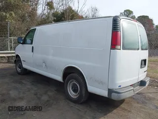 1998 Chevrolet Chevy Van z VIN 1GCGG25R0W1069769, wystawiony jako IAAI lot #41767029 z przebiegiem 239 428 mil mil oraz . Historia ofert i sprzedaży dostępna na DreamBid. Obrazek 3.