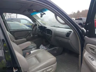 2007 Toyota Sequoia Limited with VIN 5TDBT48A37S291167, listed as a IAAI auction lot 41983728 with 253,565 mi miles. Bid and sale history available at carsss.com. Image 5.